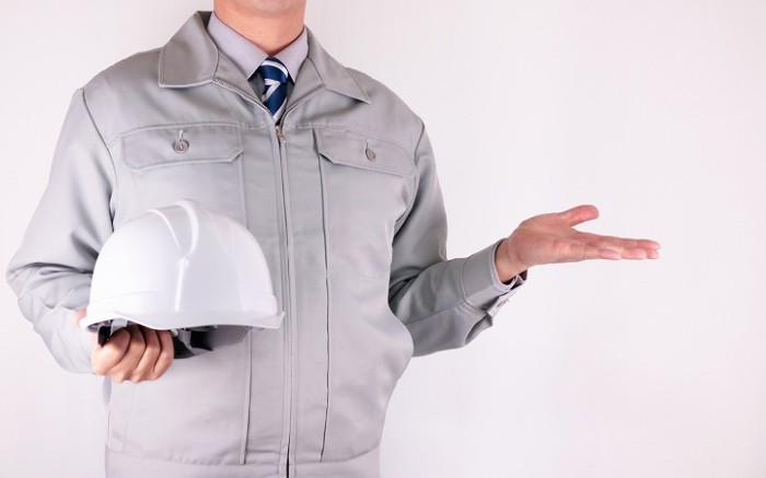 提案する作業員